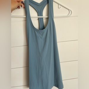 Lululemon cool Razorback size 6 dusty blue